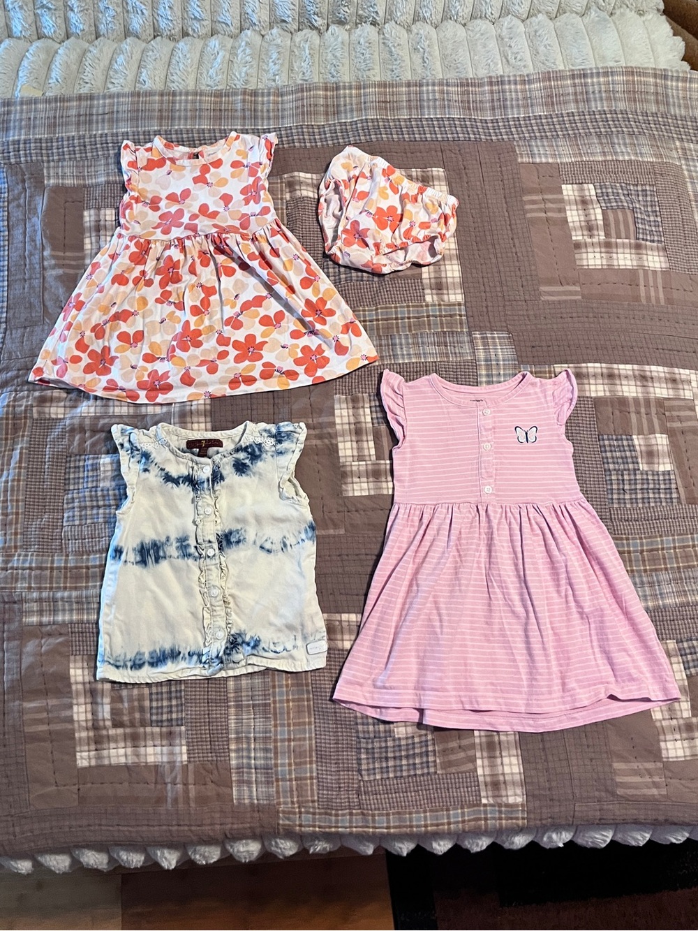 Girl’s Bundle Size 24M